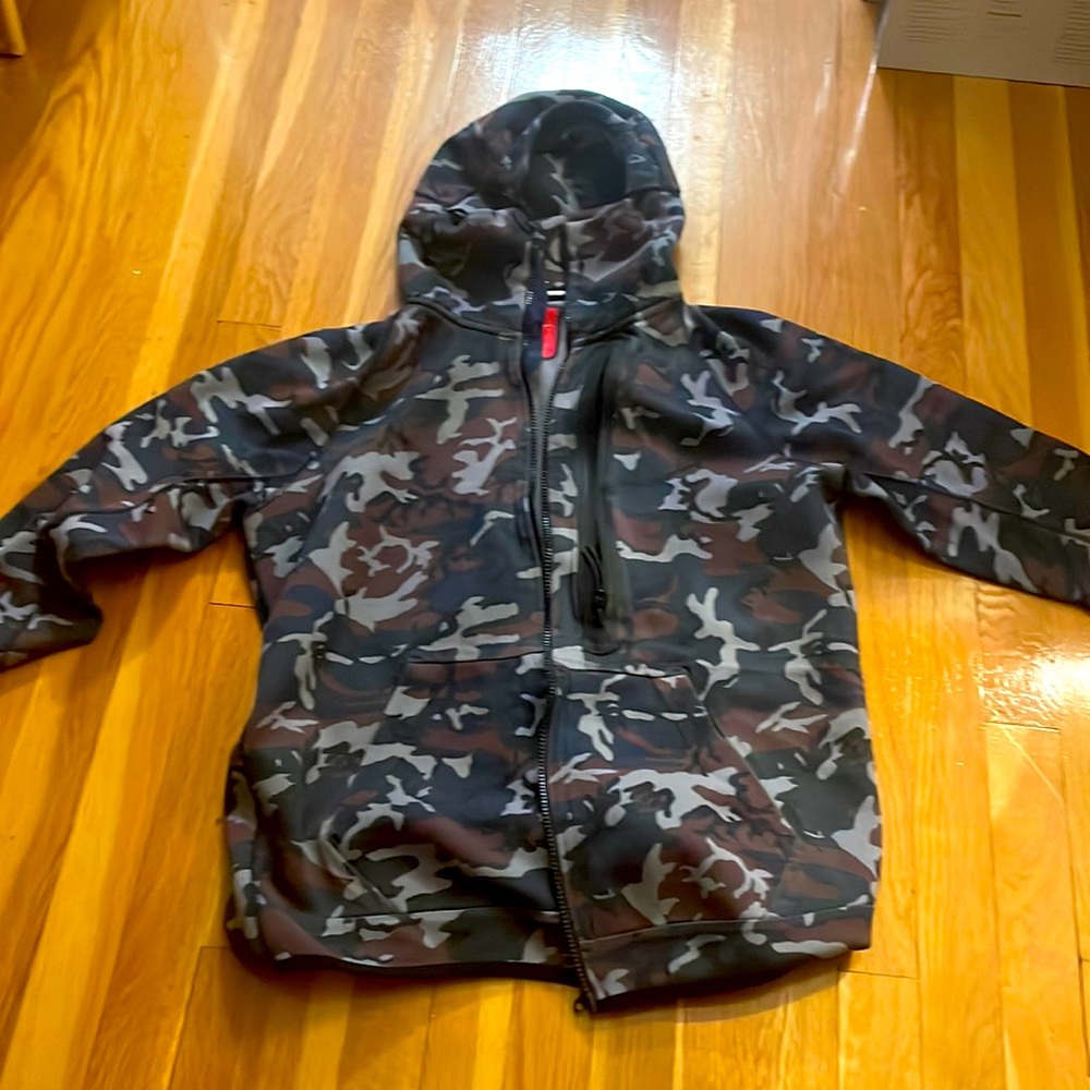 Nike Hoodie - men’s large- Camo
